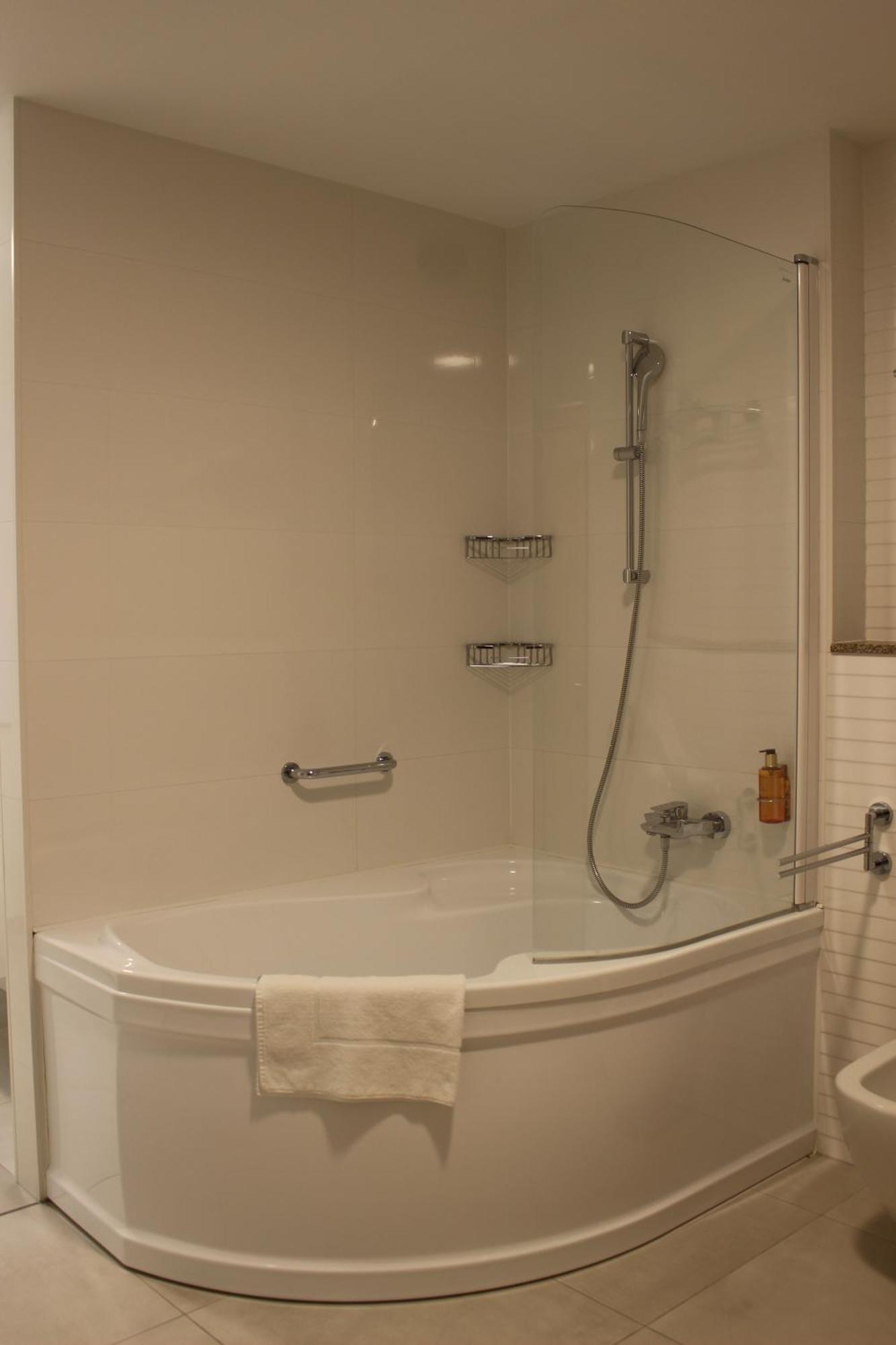 Zamek Hotel *